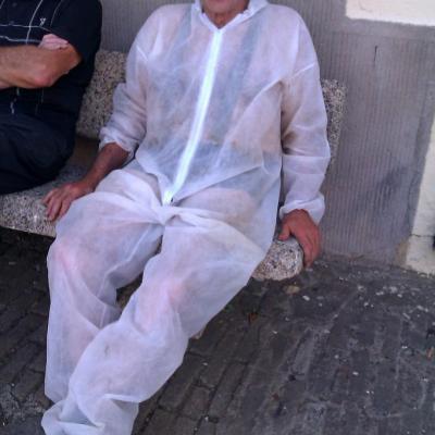 Robert après la récolte du miel.